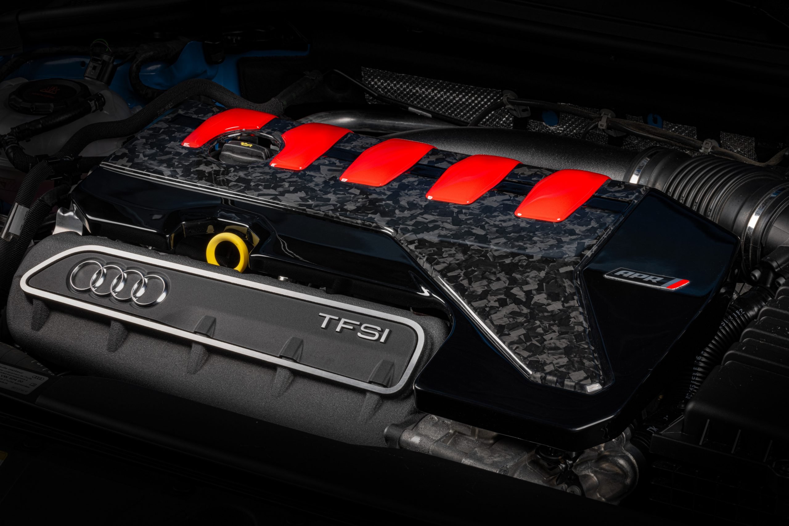 APR 碳纖維引擎上蓋 2.5T (2017+ Audi RS3, TTRS, RSQ3)