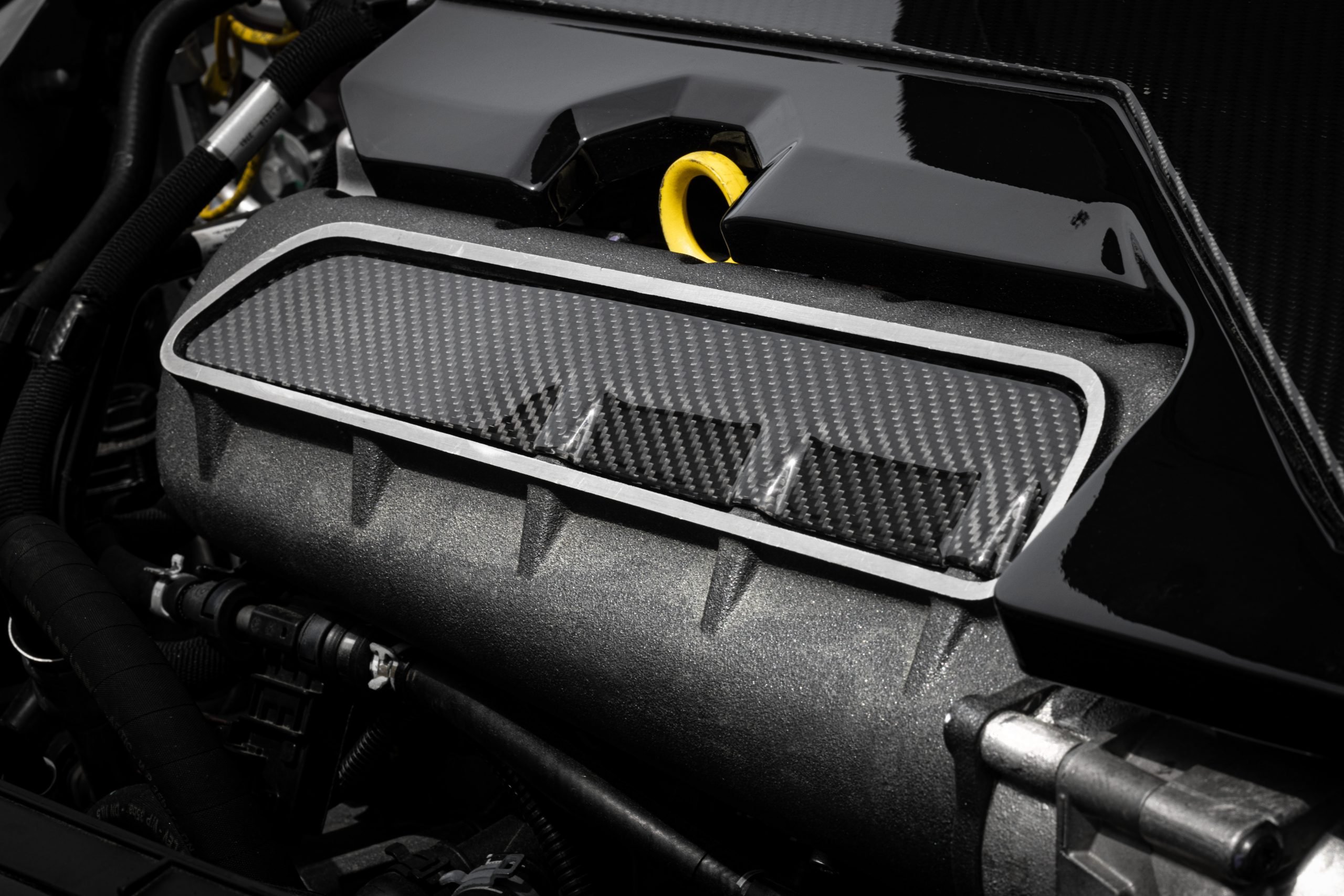 APR 2.5T 專用進氣歧管蓋碳纖維飾板 – 2012+ Audi TTRS/RS3/RS Q3